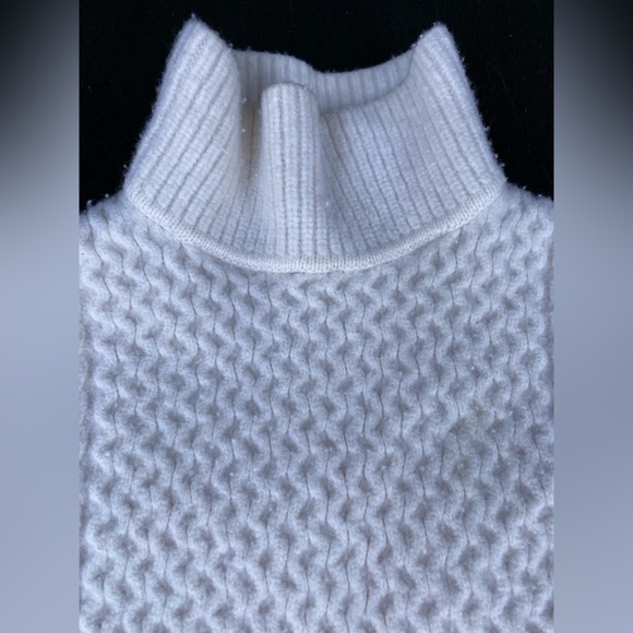 Ayr 100% merino wool “le Square” cable turtleneck sweater - Picture 6 of 6